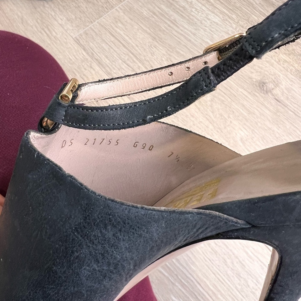 Salvatore Ferragamo Black Buttery Leather Cage T-Strap Sandals 7.5B - Picture 8 of 8